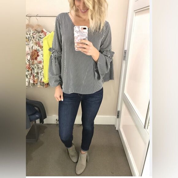 Ann Taylor LOFT Striped Ruffle Sleeve V-Neck Blouse Preppy Navy large - Picture 1 of 13